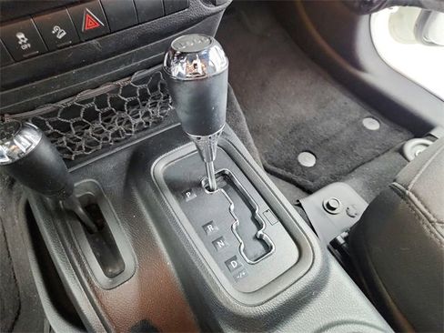 Used 2018 Jeep Wrangler Unlimited Sport S image 24