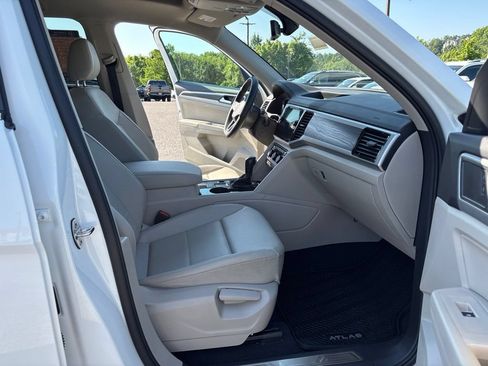 Used 2023 Volkswagen Atlas SE w/ Panoramic Sunroof Package FWD image 23