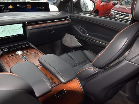 New 2025 Lincoln Navigator L Black Label image 25