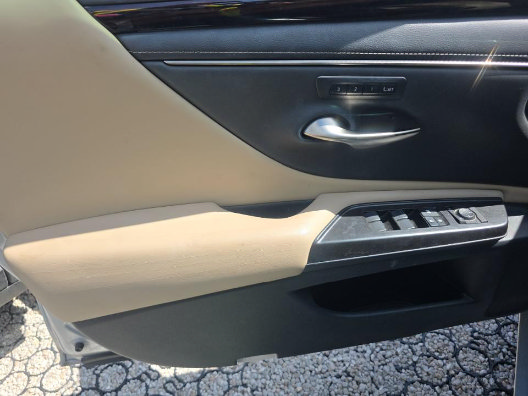 Used 2019 Lexus ES 350 w/ Accessory Package 2 FWD image 9