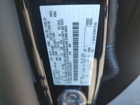 New 2025 Ford Escape Active w/ Active Premium Tech Pack image 32