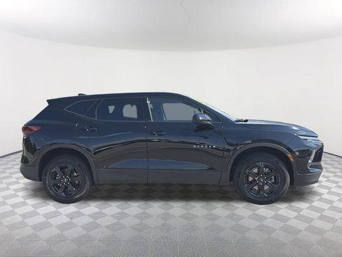 Used 2025 Chevrolet Blazer LT FWD image 18