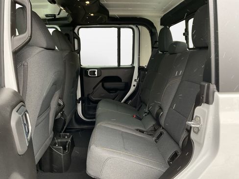 New 2026 Jeep Gladiator Sport AWD/4WD image 13