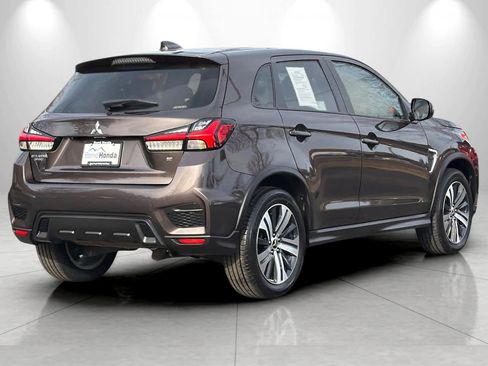 Used 2024 Mitsubishi Outlander Sport SE image 2