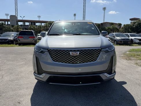 Used 2024 Cadillac XT6 Luxury FWD image 2