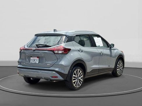 Used 2024 Nissan Kicks SV FWD image 5
