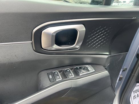 Certified 2025 Kia Sorento S image 14