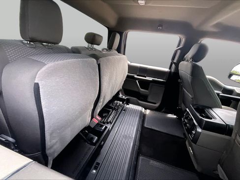 Used 2019 Ford F250 XLT w/ XLT Premium Package AWD/4WD image 19