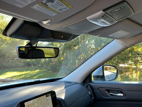 Certified 2024 Nissan Pathfinder SL image 21