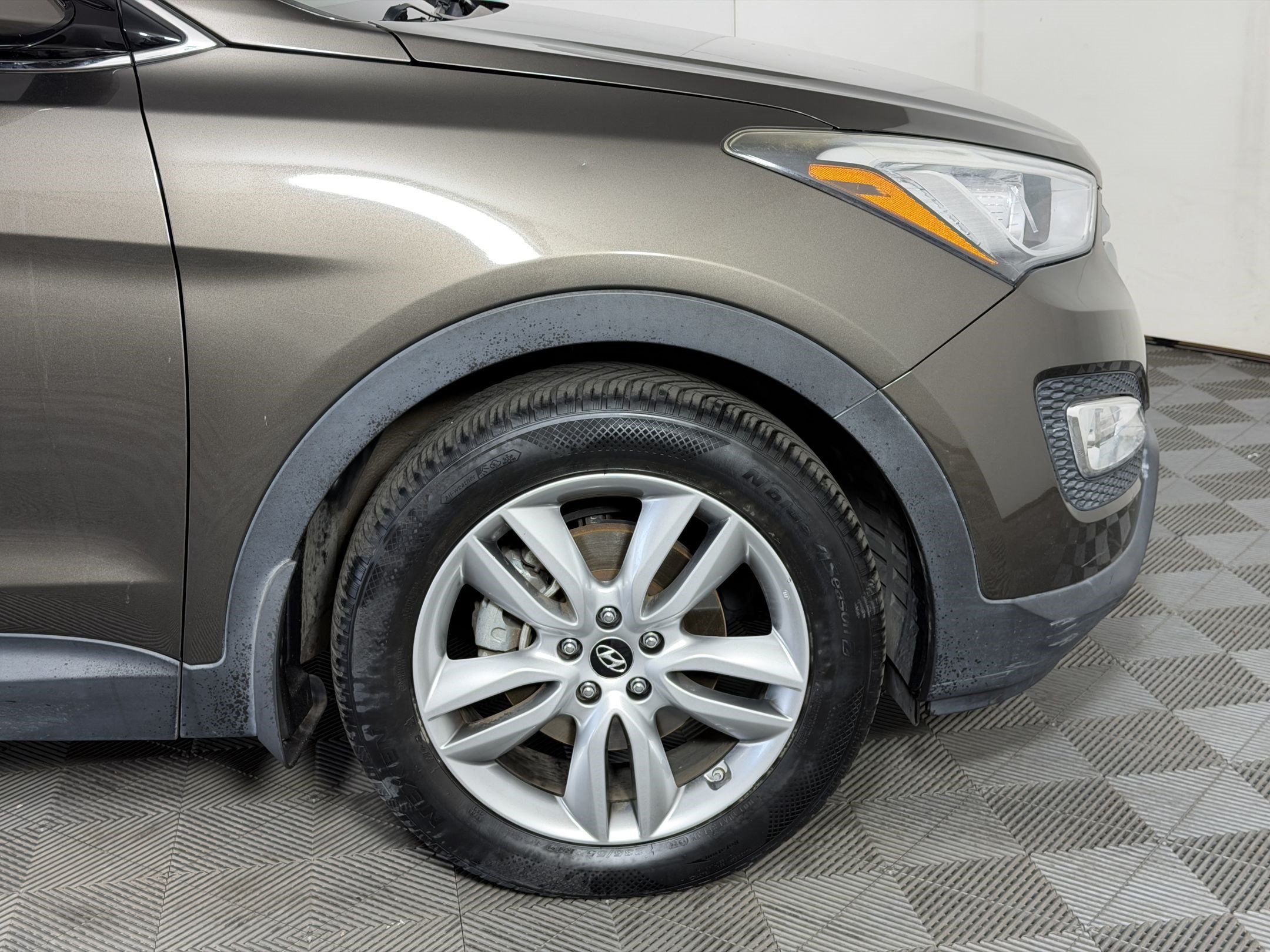 Used 2014 Hyundai Santa Fe Sport 2.0T w/ Navigation Package 06 AWD/4WD image 13