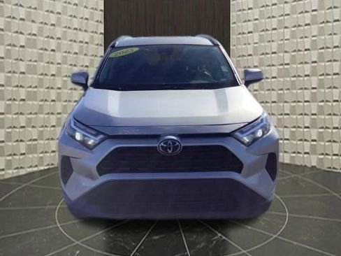 Used 2025 Toyota RAV4 XLE AWD/4WD image 12