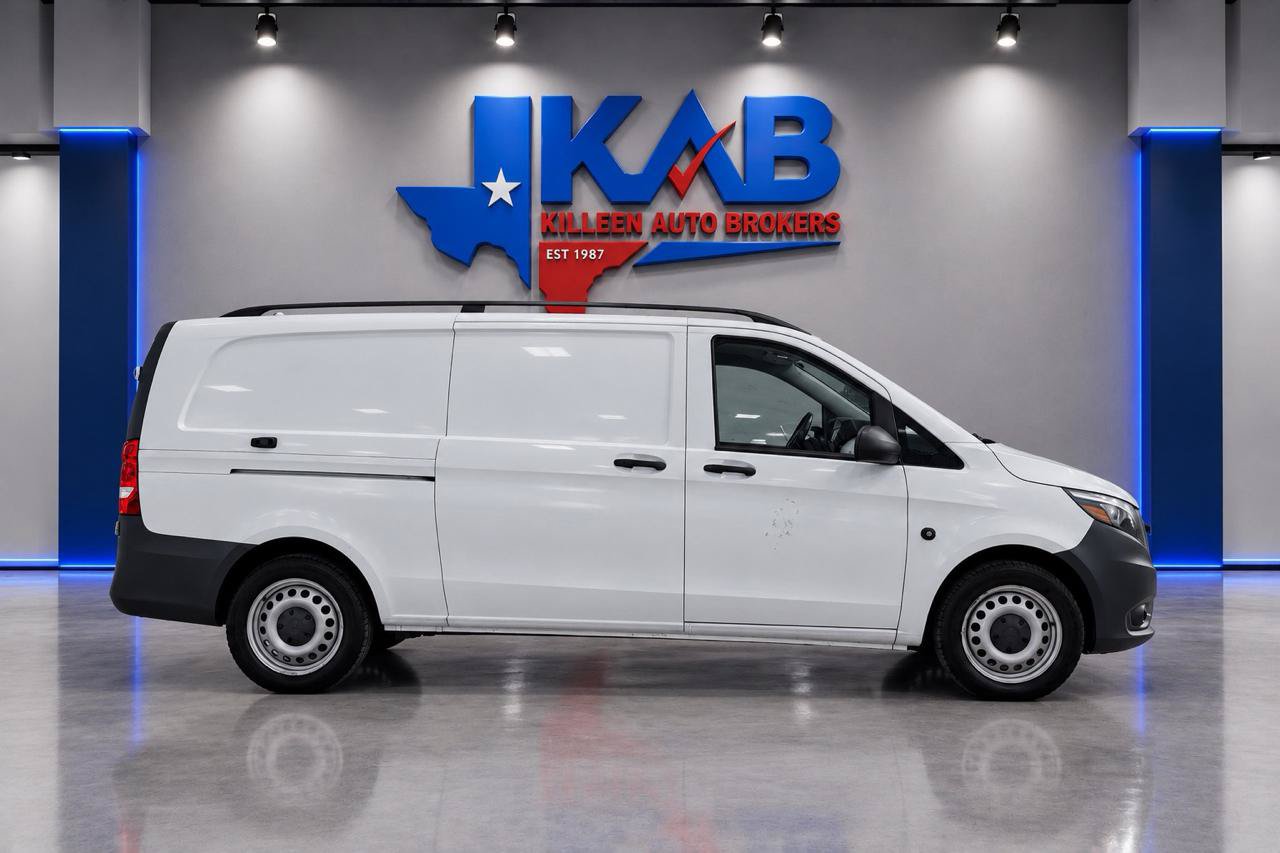 Used 2018 Mercedes-Benz Metris image 2