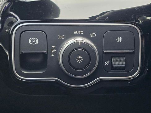 Used 2023 Mercedes-Benz CLA 250 4MATIC image 36