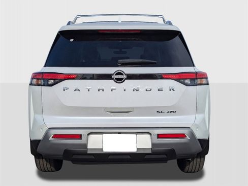 New 2025 Nissan Pathfinder SL image 4