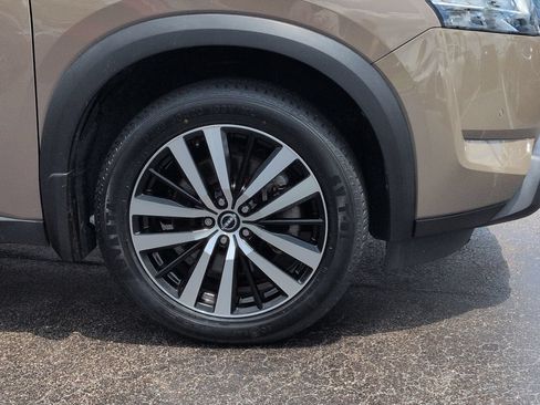 Used 2023 Nissan Pathfinder Platinum AWD/4WD image 11