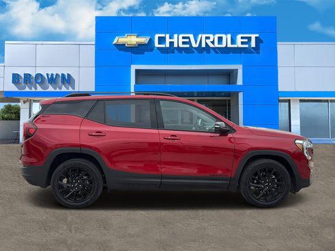 Used 2023 GMC Terrain SLT w/ Elevation Edition FWD image 2