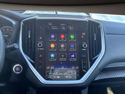 Used 2025 Subaru Ascent Premium image 6