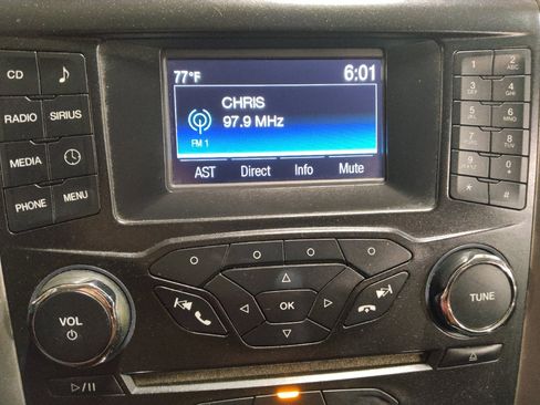 Used 2017 Ford Fusion SE FWD image 25