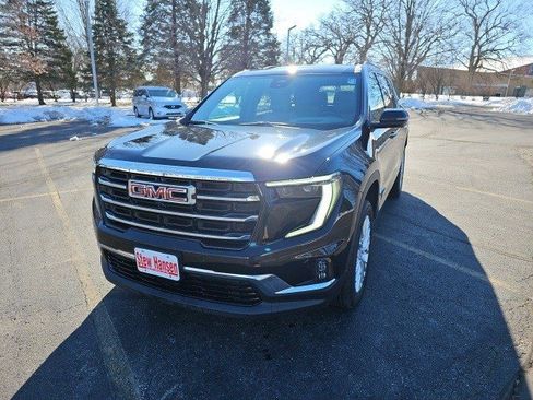 Used 2024 GMC Acadia Elevation image 2