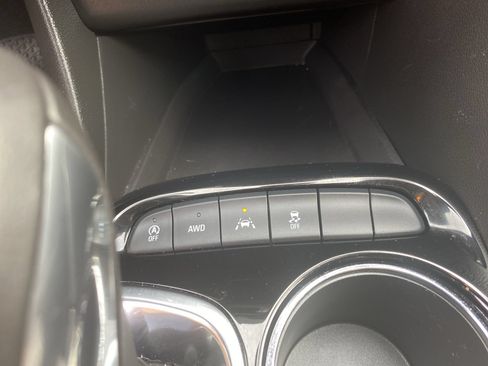 Used 2024 Buick Encore GX Preferred AWD/4WD image 35