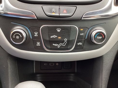 Used 2024 Chevrolet Equinox LS w/ LS Convenience Package image 19