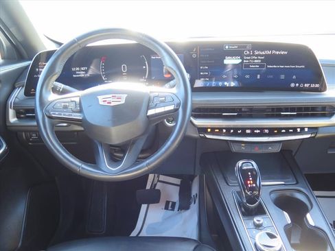 Used 2024 Cadillac XT4 Premium Luxury image 21