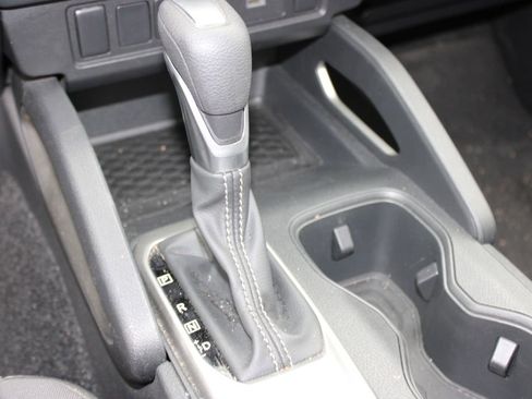 Used 2024 Nissan Frontier SV image 30