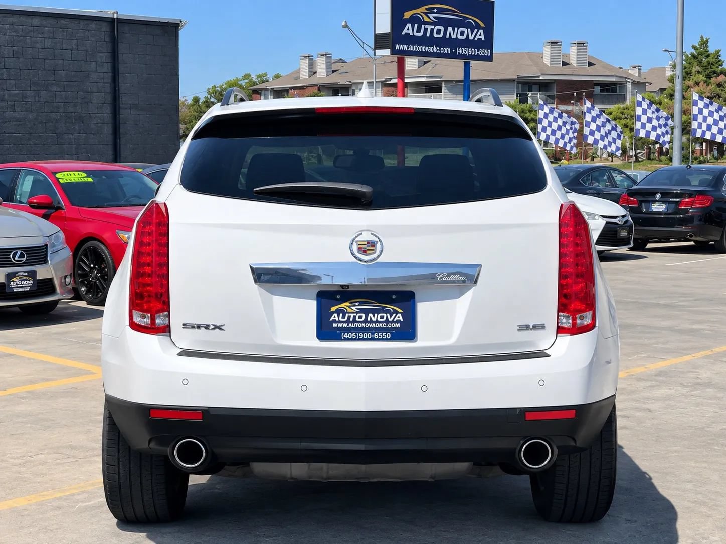 Used 2014 Cadillac SRX Luxury w/ Driver Awareness Package FWD image 4
