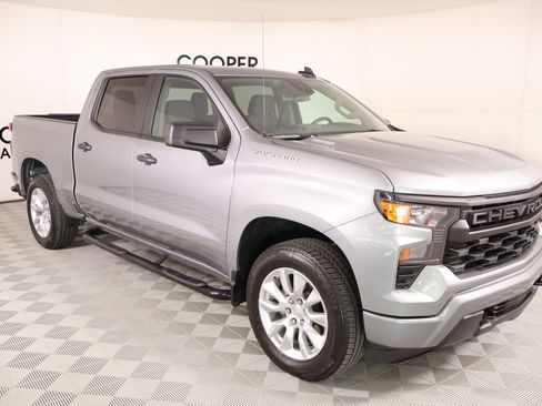 Used 2025 Chevrolet Silverado 1500 Custom RWD image 1