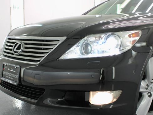 Used 2012 Lexus LS 460 w/ Comfort Pkg RWD image 21