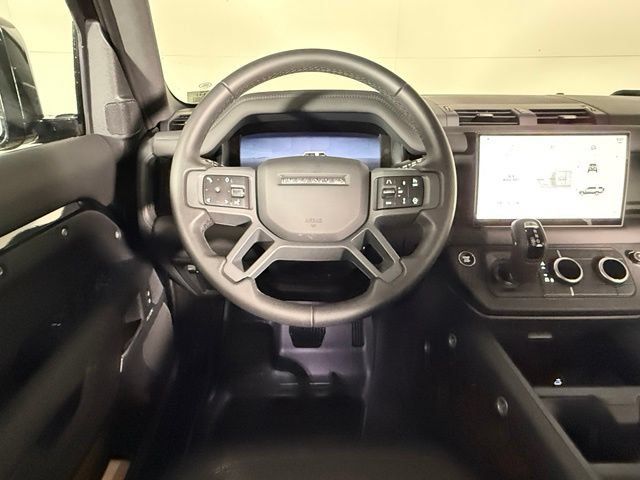 Used 2025 Land Rover Defender 130 X-Dynamic SE AWD/4WD image 16