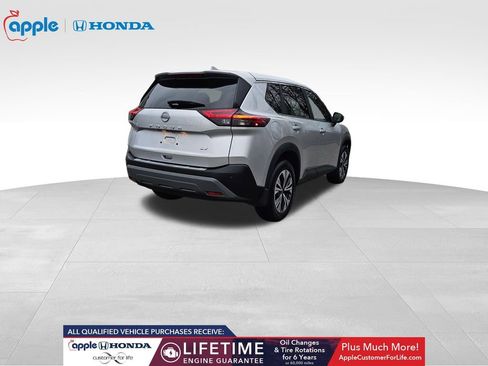 Used 2023 Nissan Rogue SV image 4