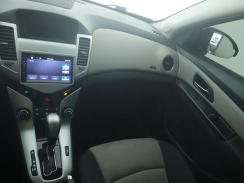 Used 2015 Chevrolet Cruze LS FWD image 20