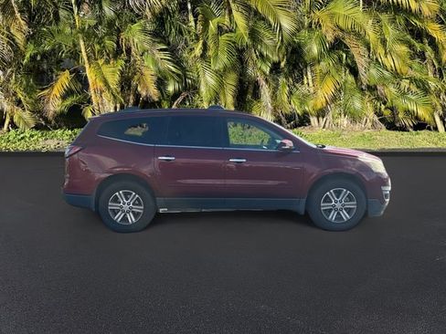 Used 2017 Chevrolet Traverse LT FWD image 3