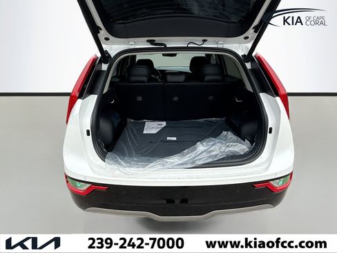 New 2026 Kia Niro Wind FWD image 11