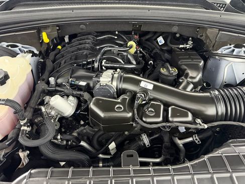 Used 2025 Jeep Grand Cherokee Altitude image 35