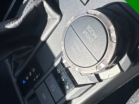 Used 2025 Toyota 4Runner SR5 AWD/4WD image 25