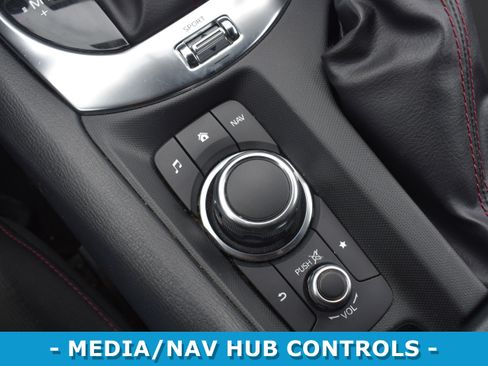 Used 2018 MAZDA MX-5 Miata RF Club image 17