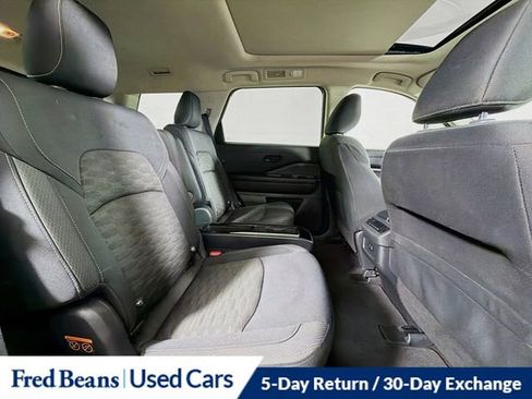 Used 2023 Nissan Pathfinder SV w/ SV Premium Package AWD/4WD image 35