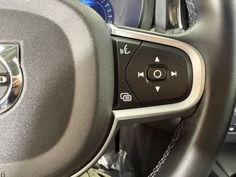 Used 2025 Volvo XC60 B5 Core AWD/4WD image 25