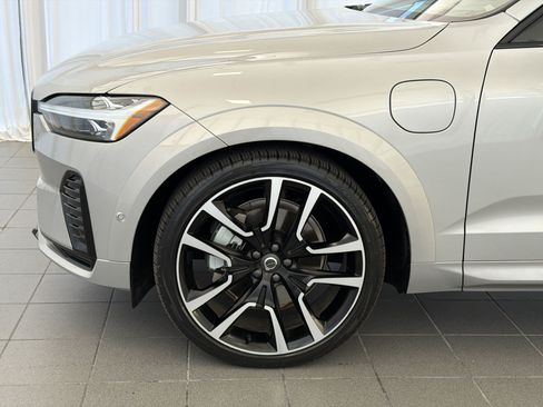 Used 2024 Volvo XC60 T8 Ultimate w/ Protection Package Premier AWD/4WD image 11
