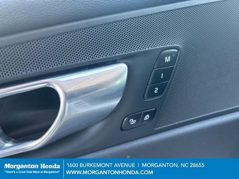 Used 2023 Volvo XC60 B5 Plus image 16