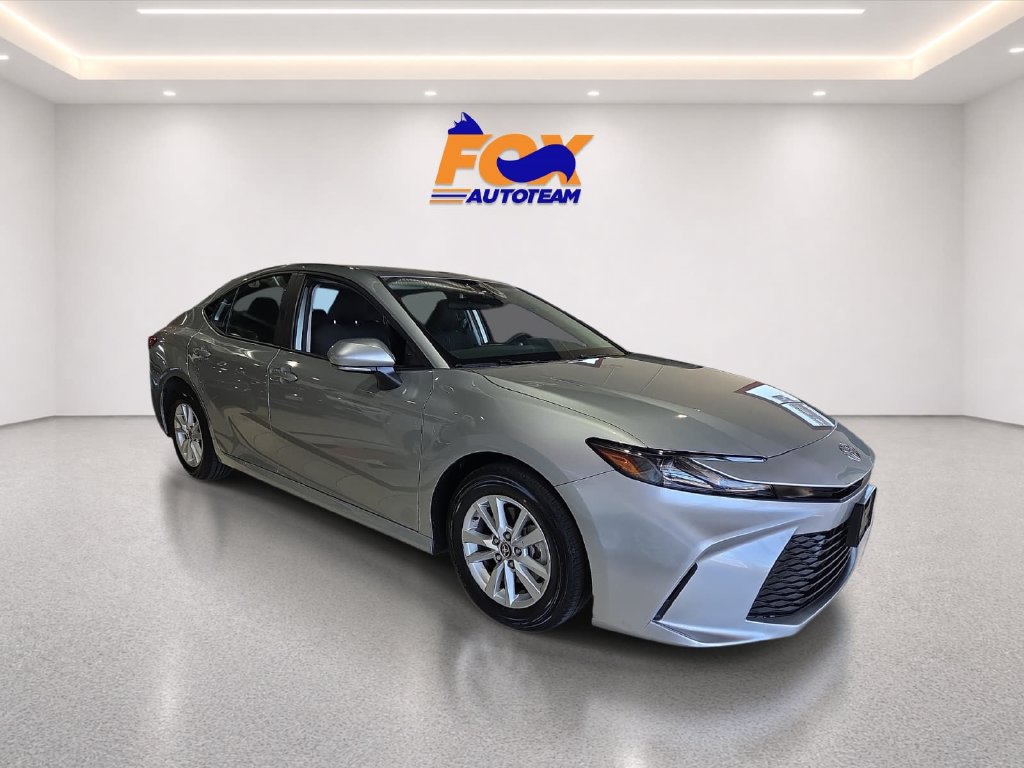 Used 2025 Toyota Camry LE FWD image 5