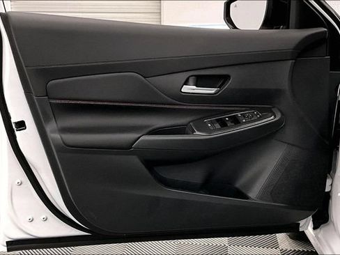 New 2026 Nissan Sentra SR w/ Floor Mat Package FWD image 31