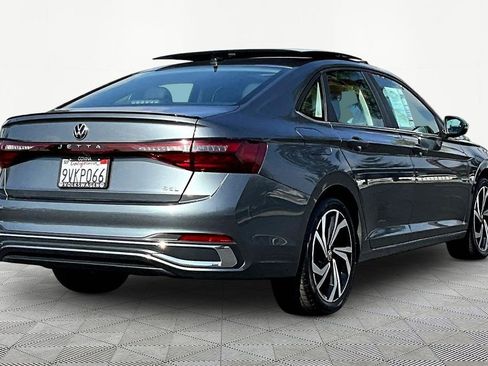 Used 2025 Volkswagen Jetta SEL image 6