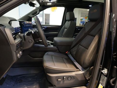 New 2026 Chevrolet Suburban High Country AWD/4WD image 9