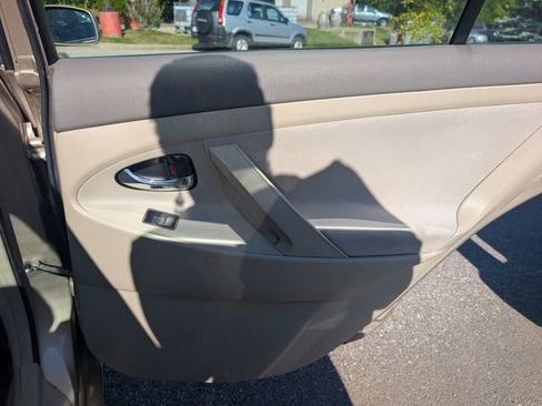 Used 2009 Toyota Camry FWD image 18