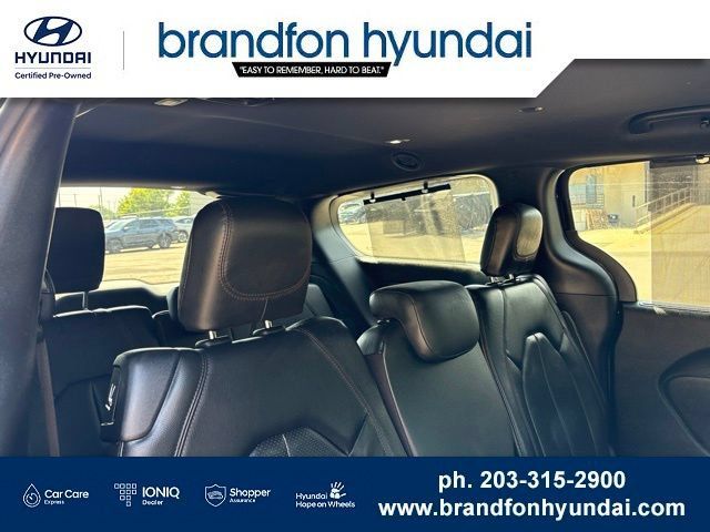 Used 2020 Chrysler Pacifica Touring-L FWD image 24