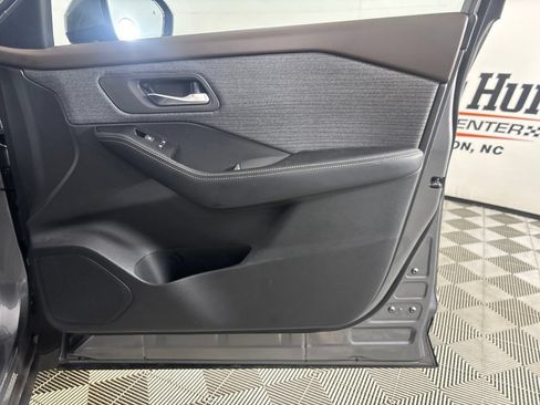 Used 2023 Nissan Rogue SV AWD/4WD image 27