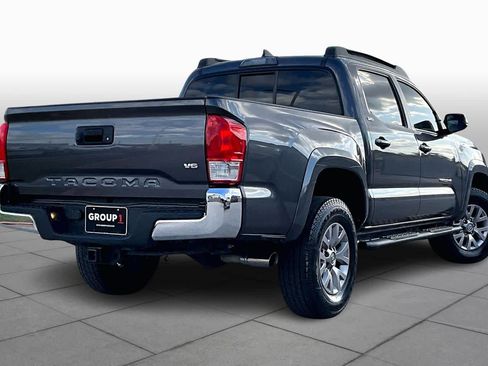 Used 2017 Toyota Tacoma SR5 w/ Tow Package image 12